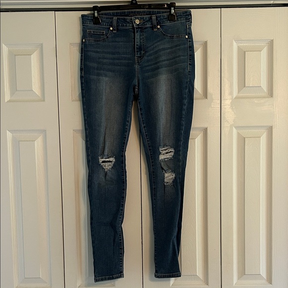 Jennifer Lopez super skinny Distressed Blue Women's Jeans EUC - Picture 1 of 8